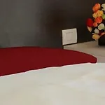 Paradiso Aparthotel 4*
