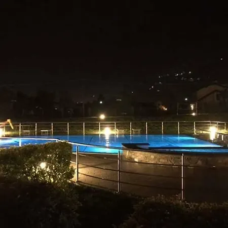 Paradiso 아파트호텔