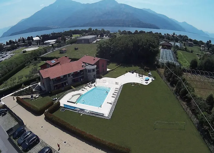 Paradiso Aparthotel 4*